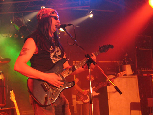 Supporting  Hayseed Dixie - 07/11/2004